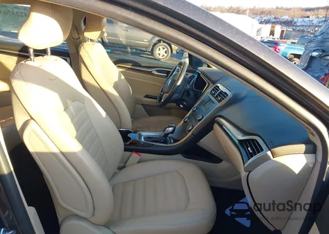 2016 Ford Fusion Hybrid Se z USA, uszkodzony, nr VIN 3FA6P0LU2GR402400